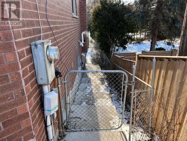 Photo - 625 Carrville Rd