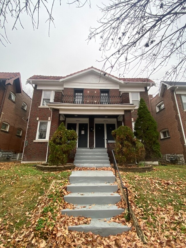 Building Photo - 2037 Maury Ave Unit A