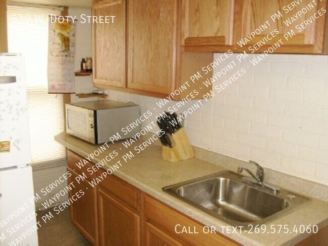 Photo - 539 W Doty St