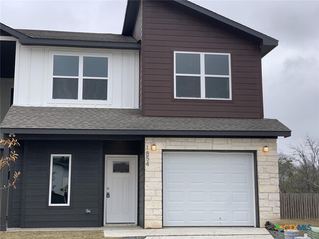 Photo - 1854 Royal Loop