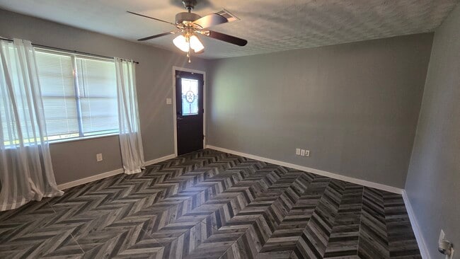 Photo - 2714 28th Ave N