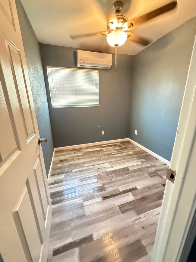 Photo - 1015 4th St Unidad B