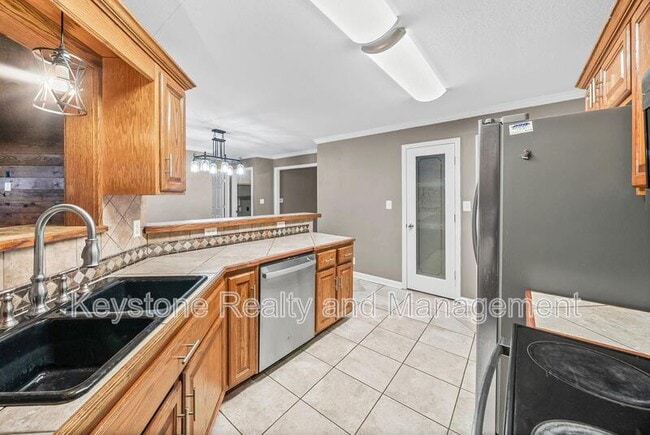 Photo - 1362 Archer Pl