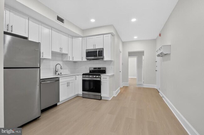 Photo - 630 N 2nd St