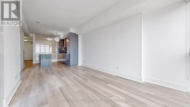 Photo - 32 Davenport Rd Unité 1705