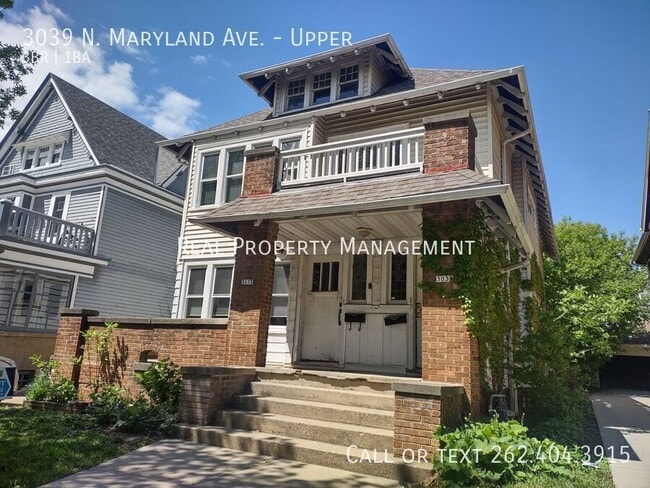 Building Photo - 3039 N Maryland Ave Unit Upper
