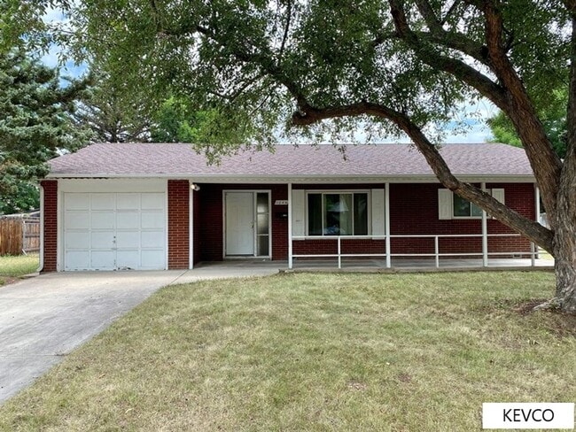 Building Photo - Ranch-Style Home in Campus West