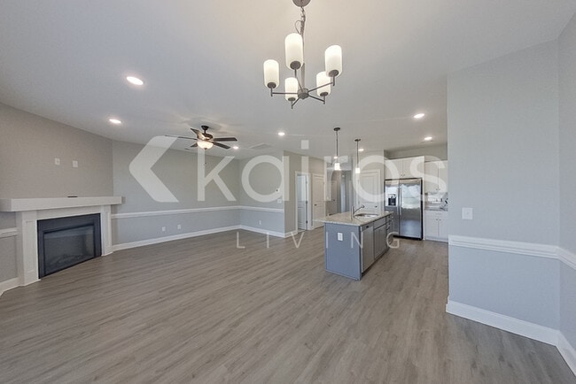 Photo - 3704 Oak Leaf Wy