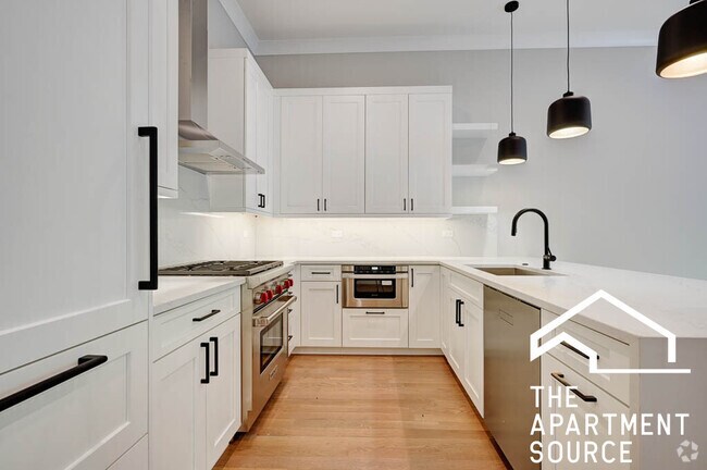 Building Photo - 2240 N Kenmore Ave Unit 2N Rental