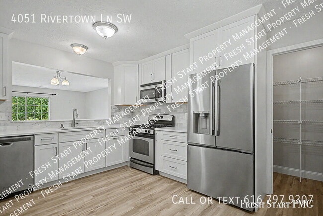 Photo - 4051 Rivertown Ln SW