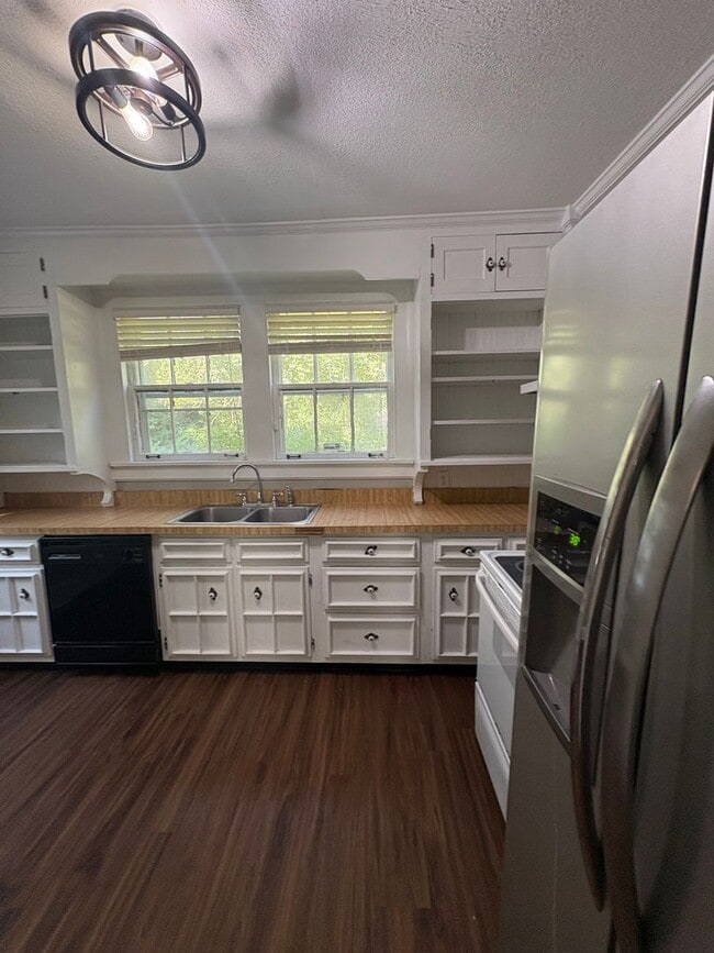 783 Sanders Rd