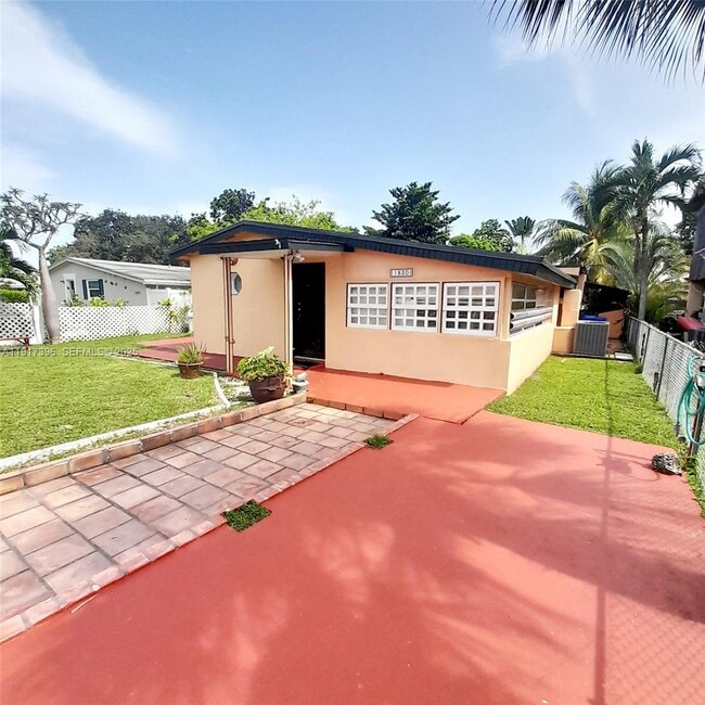 Photo - 1830 NE 175th St