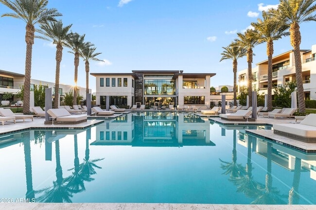 Building Photo - 6587 N Palmeraie Blvd Unit 2021