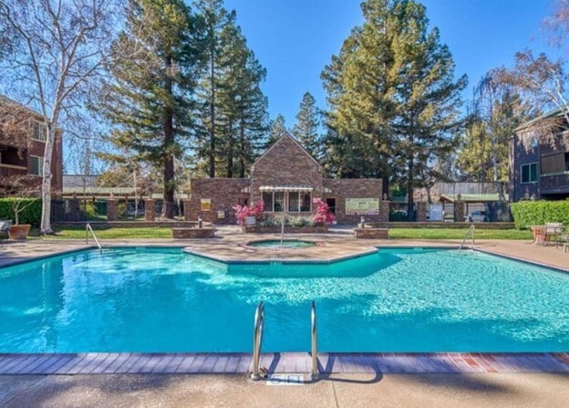 Building Photo - 1205 Yarwood Ct Unit 3rd Floor