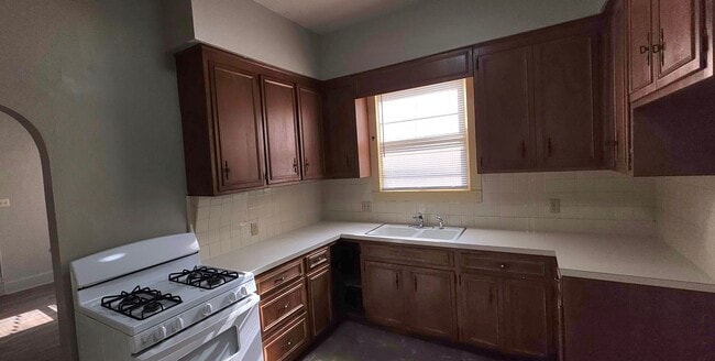 Photo - 626 W Lynn St