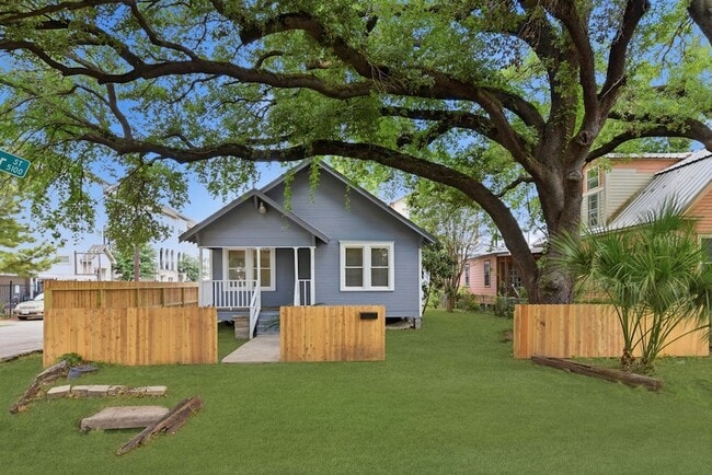 Photo - 5114 Schuler St