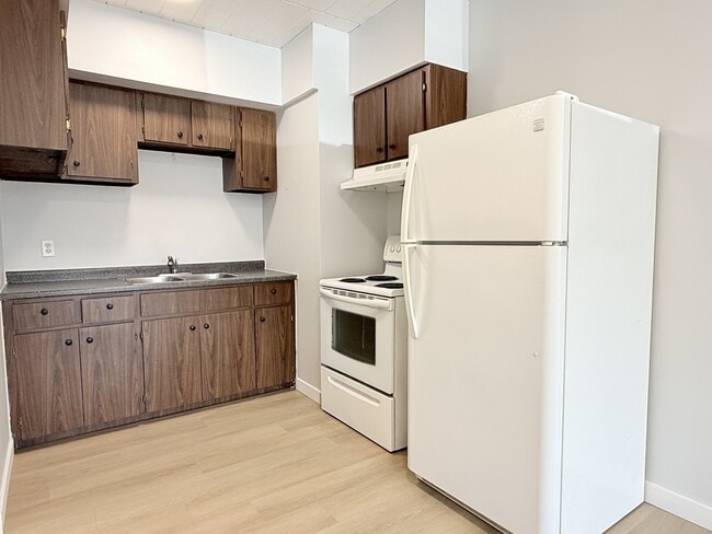 Building Photo - 3503 Sandwich St. Unit 103