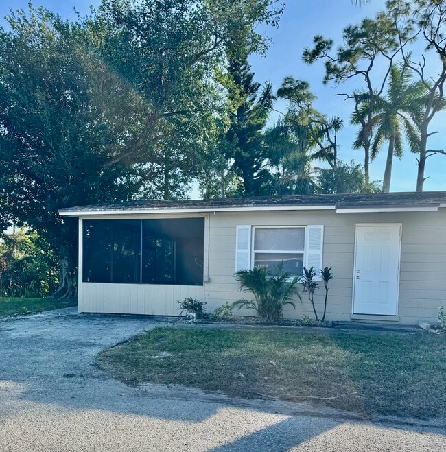 Building Photo - 77 2nd St Unit 77