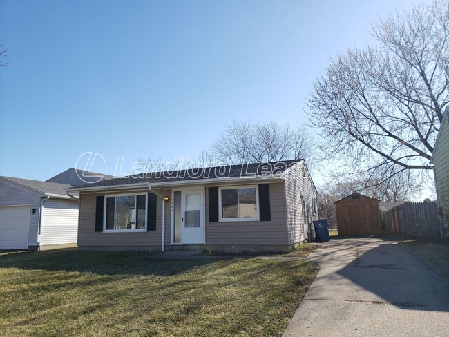 Building Photo - Well-Maintained 3-Bedroom Ranch with Updated Flooring