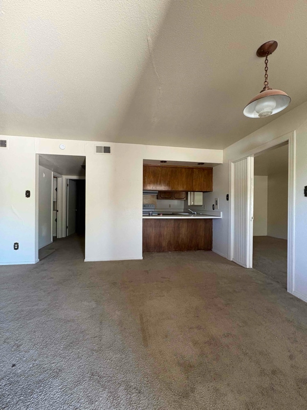 2603 W Alameda St