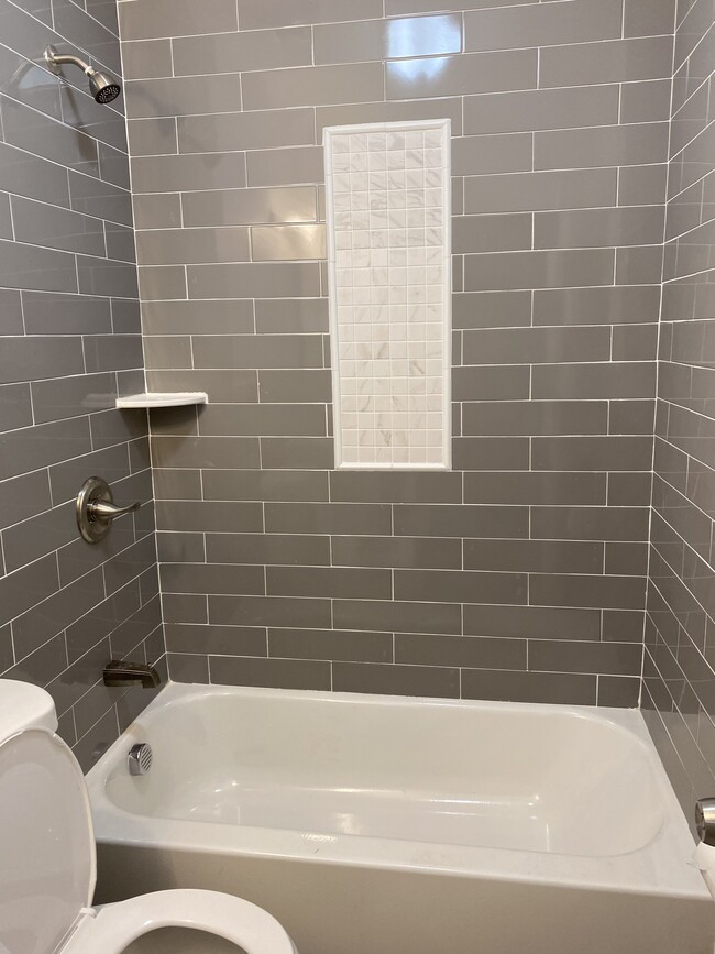 48 Entwistle Ave Unit 2