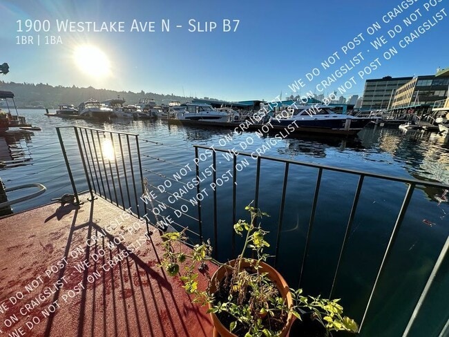 Photo - Lake Union - Unique Houseboat Vessel - 1 B... Unit Slip B7