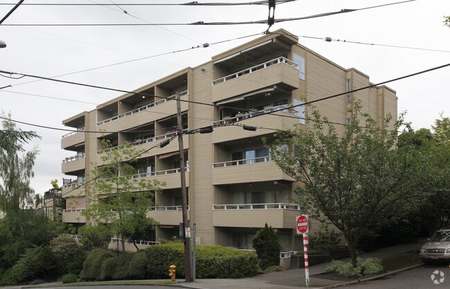 Building Photo - Lakeview Place Rental