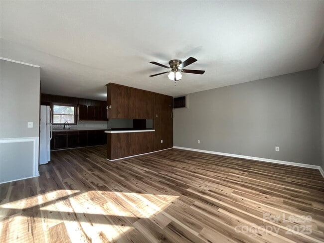 Photo - 215 Liberty St