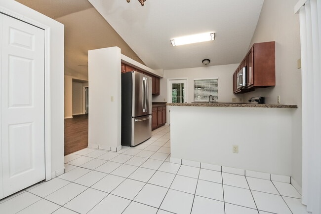 Photo - 711 White River Dr