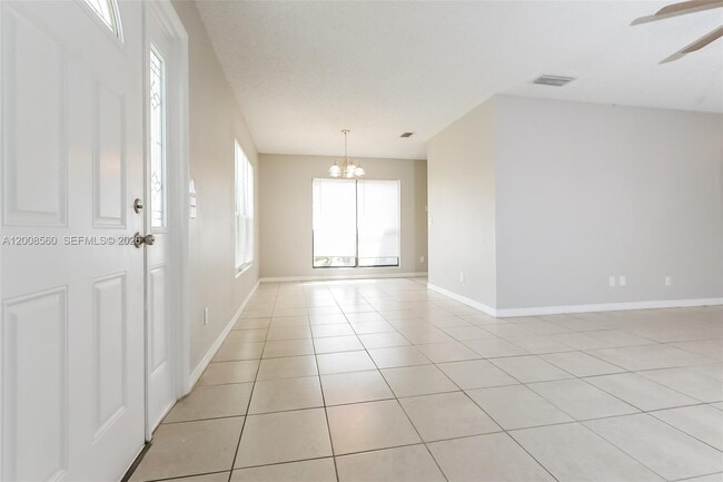 Photo - 438 SE Streamlet Ave