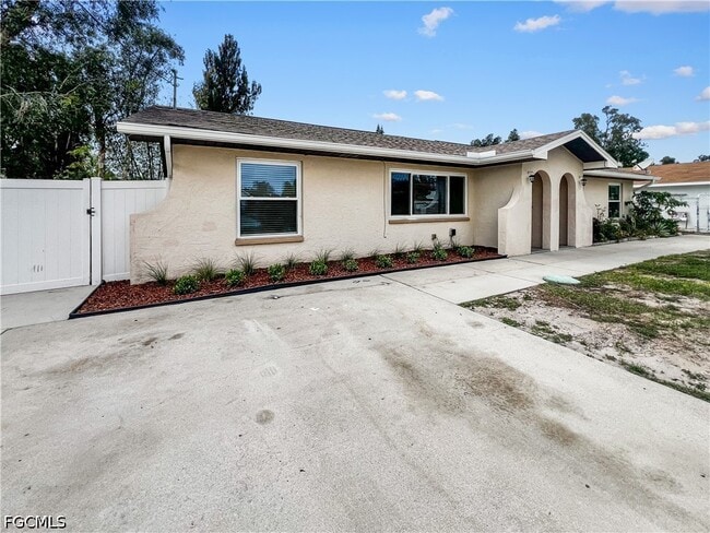 Photo - 18660 Miami Blvd