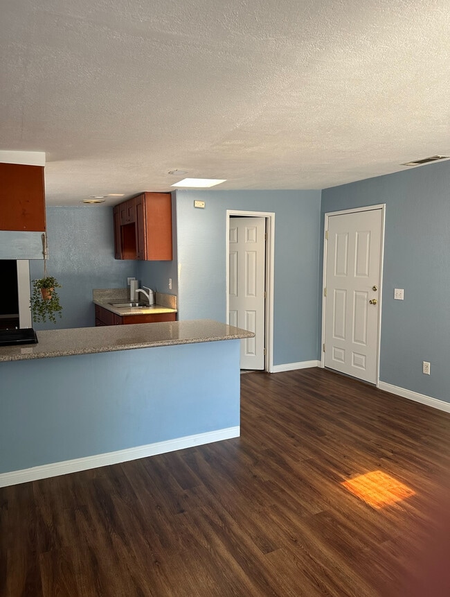 Building Photo - 11524 Flower St Unit 11524 Rental