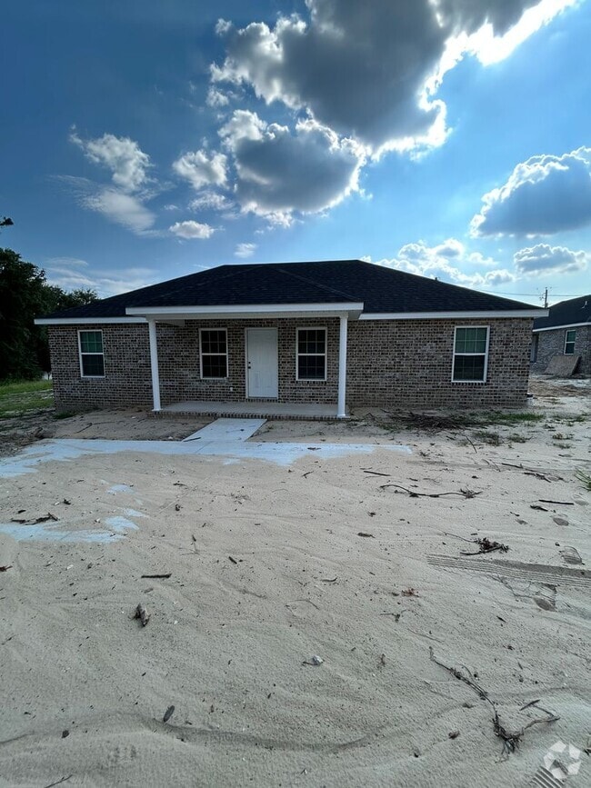 Building Photo - 3 Bed 2 Bath New Construction Home