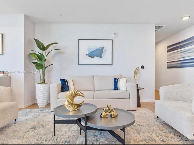Photo - 398 NE 5th St Unidad 2809