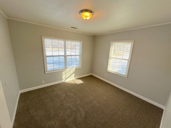 Photo - 3659 Kimball Ave