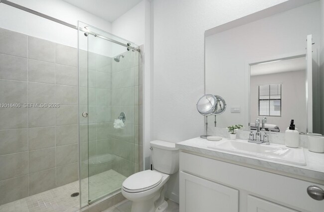 Photo - 844 NW 3rd Way Unidad 844