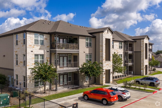 Building Photo - Willowbend