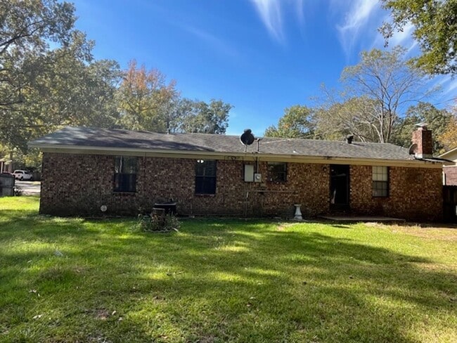 Photo - 16 Eastwood Dr