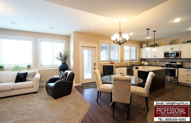 Building Photo - 3949 Kennedy Cres SW