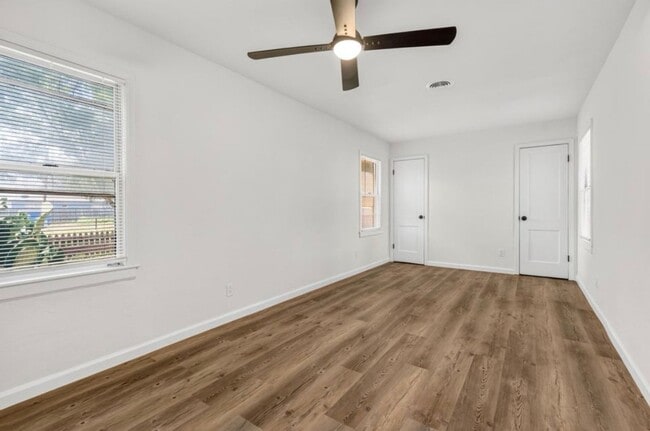 Photo - 2219 N 5th St