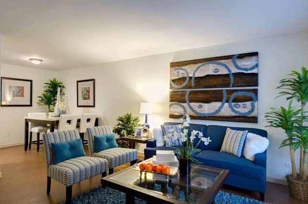 Interior Photo - London Belle Rental