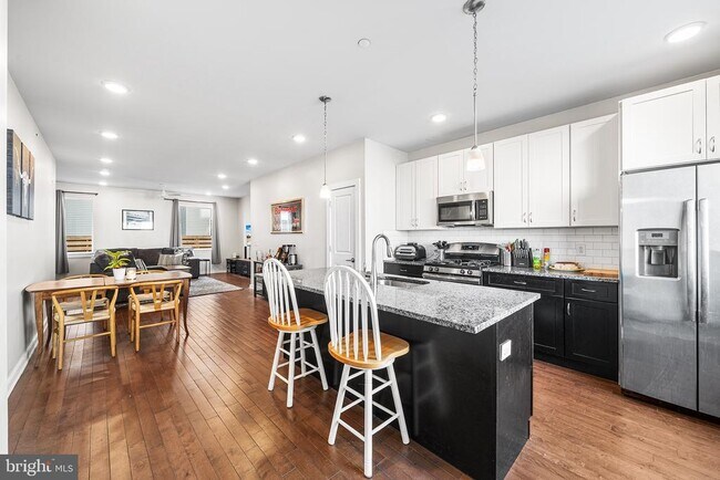 Building Photo - 1640 N 5th Ct Unit 29A