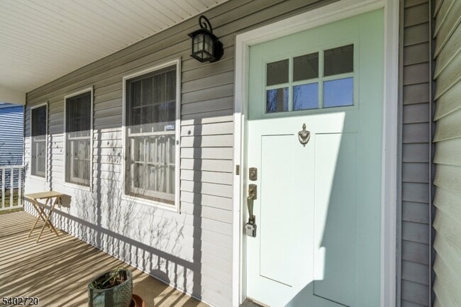 Photo - 6 Hoagland Ct