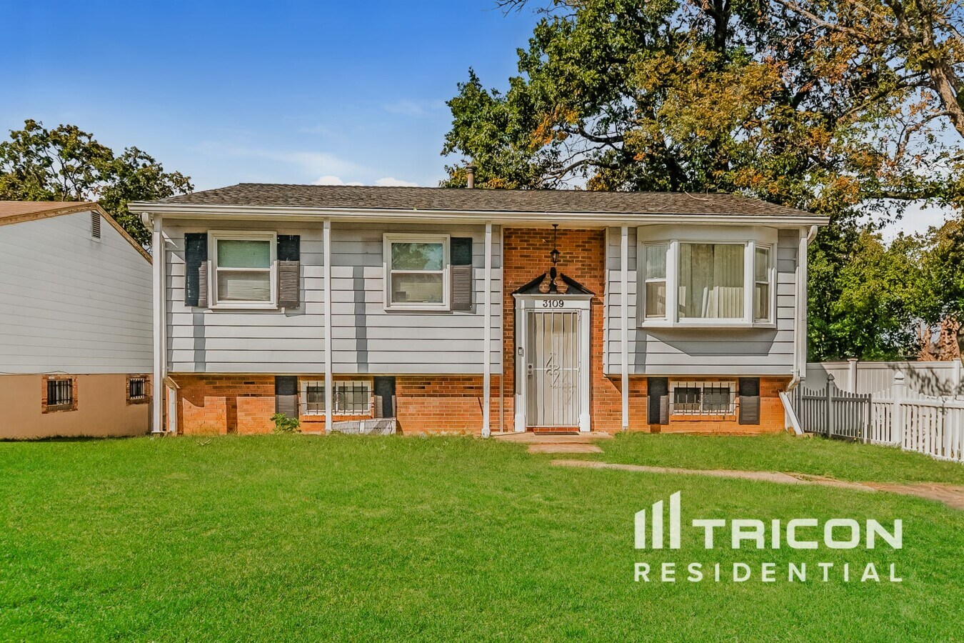 Photo - 3109 Lakehurst Ave