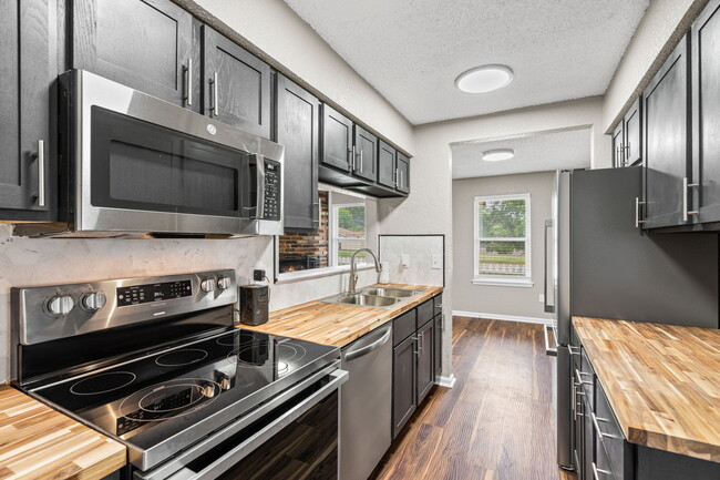 Photo - 2826 S 55th St