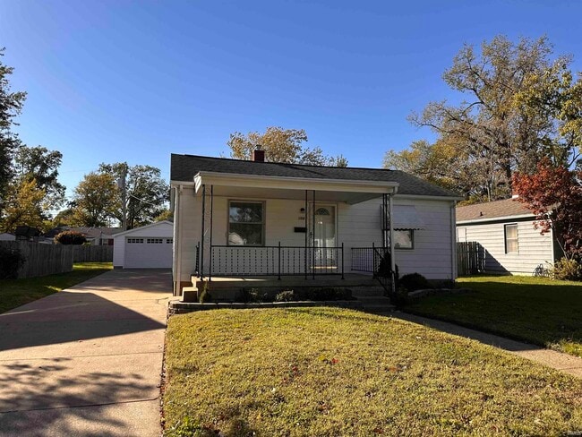 Building Photo - 104 N Norman Ave