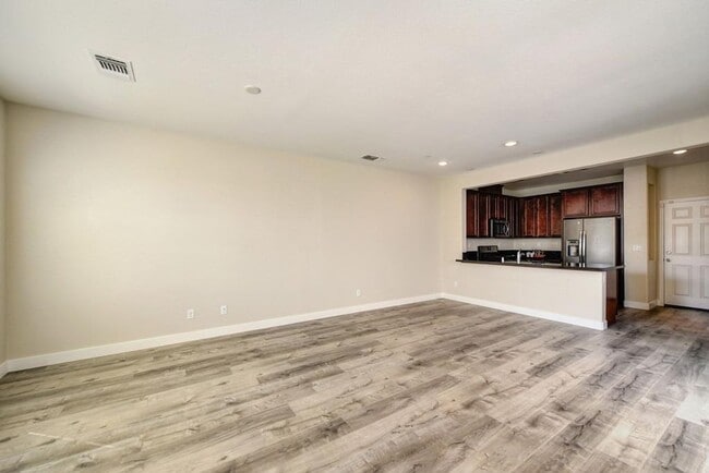 Photo - 3 Bed 2.5 Bath 2 Car Garage in Natomas