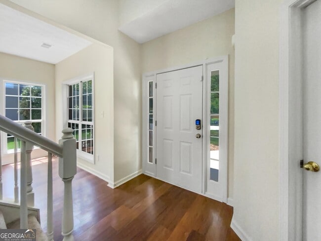 Photo - 260 Winthrop Ln