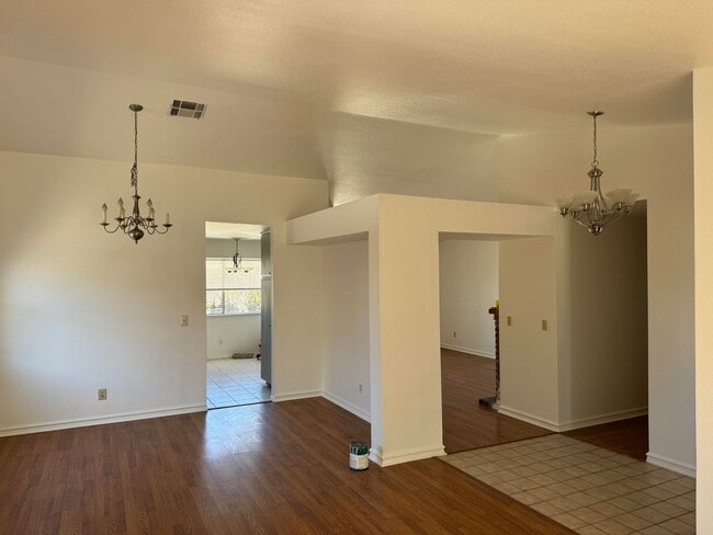 193 Riverbank Ln