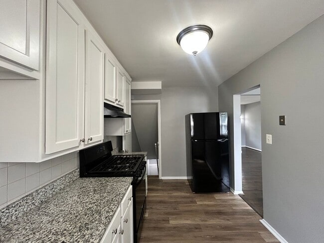 Photo - 5237 Fredcrest Rd